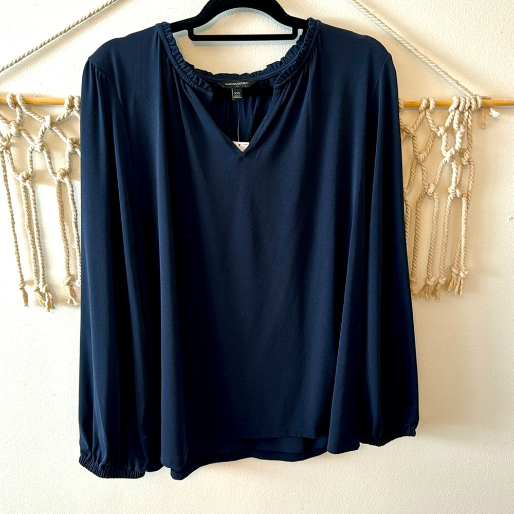 Banana Republic women’s long sleeve blouse